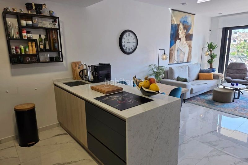 Foto cc61dcc8-98f0-49e2-bb01-70e2772a3a02. Apartament amb aparcament piscina a La Florida Orihuela