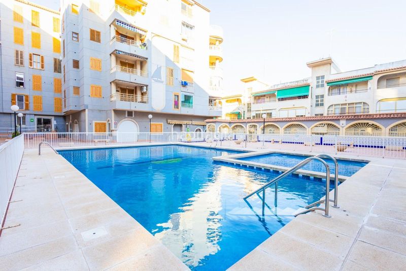 Foto 4cd238c2-ab05-4ac4-9964-f30f932bc2a0. Àtic amb aparcament piscina a El Acequión Torrevieja