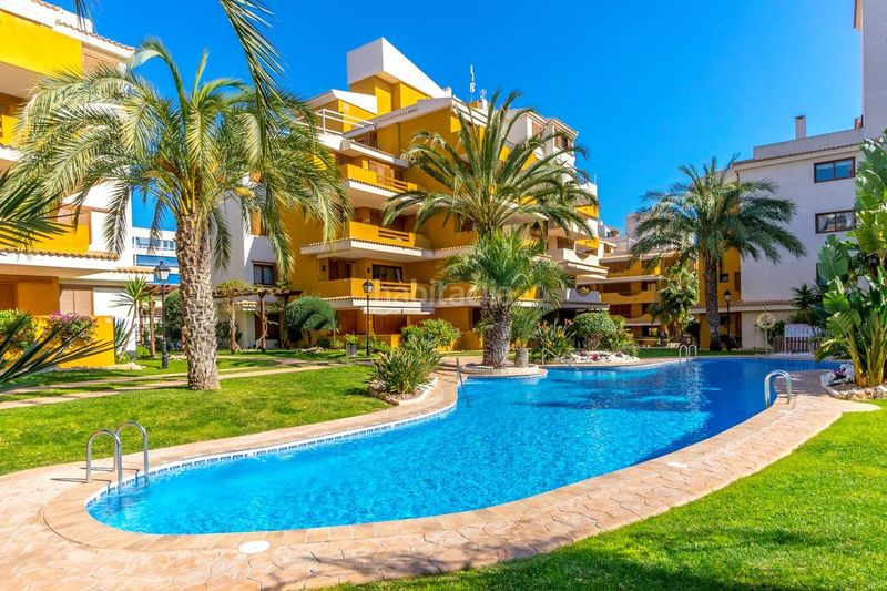 Foto 34aab755-637b-4beb-8d40-b63f01e1baa1. Apartament amb piscina a Punta Prima Torrevieja