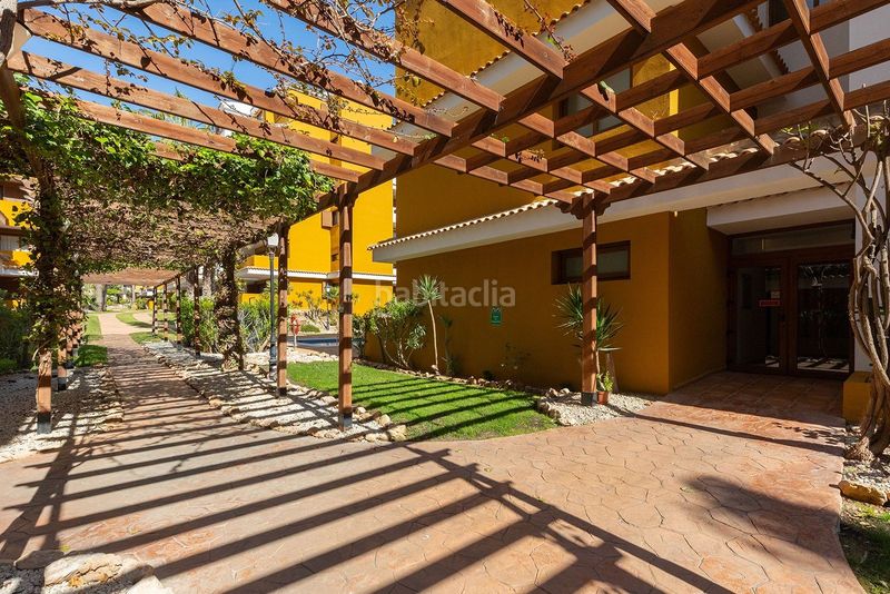 Foto fe59ef9c-ec01-44e9-8d0b-9f4aef51eb58. Apartament amb piscina a Punta Prima Torrevieja