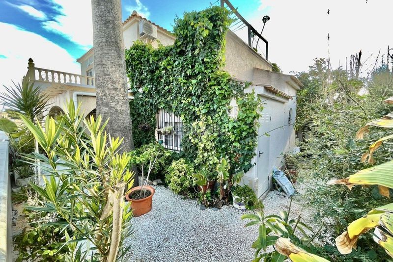 Foto 311559e7-91b3-4d35-a454-814fd9503fd0. Casa adossada a Playa Flamenca Orihuela