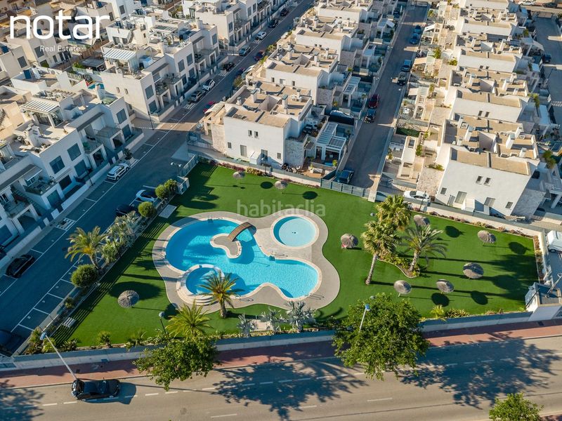 Foto cfdf3fb5-17ba-4325-9abd-1dcb27fbe97c. Casa adossada amb piscina a Parque Acuático - Sector 25 Torrevieja