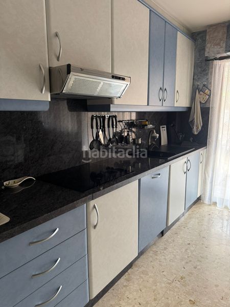 Foto e4dd600a-4c52-4715-828c-89ce559245f2. Edifici a Carolinas Bajas Alicante