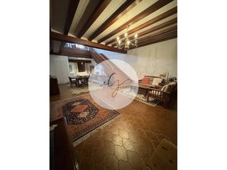 Casa  Plaza santa maría. Amplia vivienda con patio, garaje y bodega en madrigal de las al