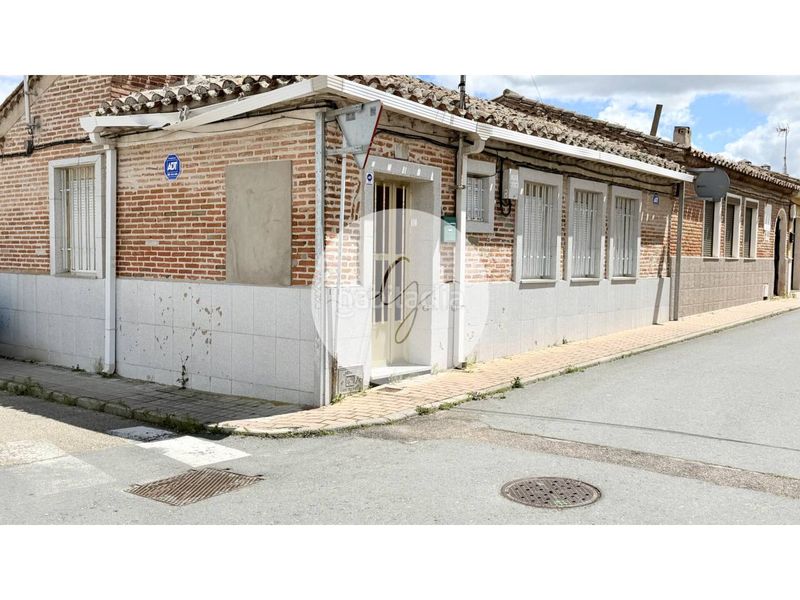 Foto 18101d71-6cb3-4b76-98fa-bef45d24b0d8. Casa amb calefacció a Medina del Campo