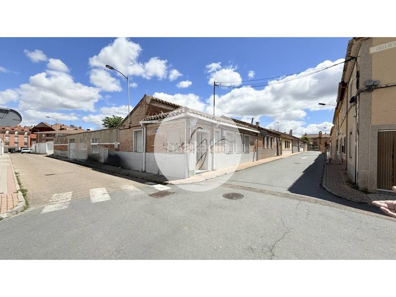 Foto 99b1904f-3779-42a7-841d-9726d5f11781. Casa amb calefacció a Medina del Campo