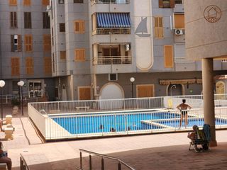Apartament a Calle valencia 16. Apartamento con piscina, terraza y vistas laterales al mar a 300