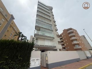 Piso en Calle ingeniero juan garcia 76. Espectacular vivienda en guardamar del segura con vistas al mar,