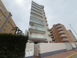 Pis a Calle ingeniero juan garcia 76. Espectacular vivienda en guardamar del segura con vistas al mar,