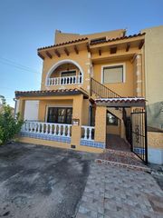 Reihenhaus in Calle andalucía 70. Estupenda vivienda de dos plantas independientes con solárium pr