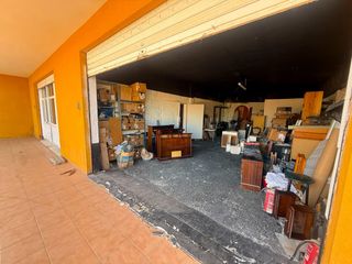 Business premise in Avenida  puerto. Local comercial diáfano en  zona sub7 guardamar del segura, alic