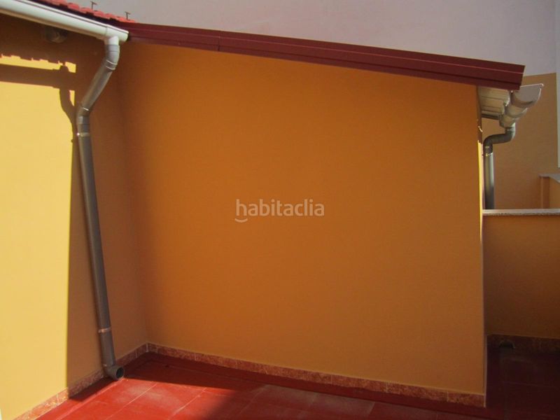 Foto 60c6f0d9-02b9-48a5-b025-7db34ced3a53. Edifici a calle colon 12 a Barrio del Centro Alicante