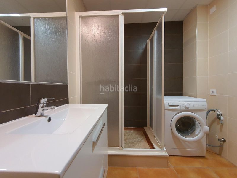 Foto ca939748-5f6a-4ef4-a7ac-6206cb268457. Edifici a calle colon 12 a Barrio del Centro Alicante