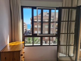 Flat in Avenida cervantes 66. Apartamento a 100 metros del mar con piscina, garaje y trastero