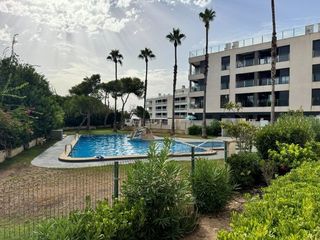 Apartament a Calle adriano. Apartamento en planta baja a 300 metros de la playa con piscina,