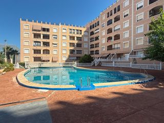 Apartament a Calle miguel de unamuno 5. Apartamento con piscina a menos de 25 metros de la playa en guar