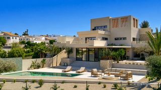 Chalet  Calle calle estatua de la libertad 250. Exclusiva villa de lujo, llave en mano con 4 dormitorios, piscin