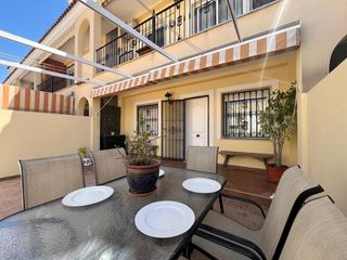 Haus  Calle antonio machado 4. Bungalow reformado con terraza privada, parking y piscina comuni