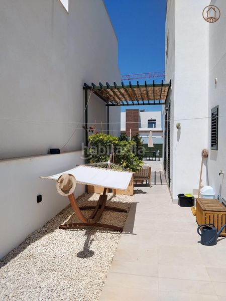 Foto 4171a9a5-1f73-4191-9a25-03f072471d4e. Chalet in calle calle manuel de falla 48 in Daya Nueva