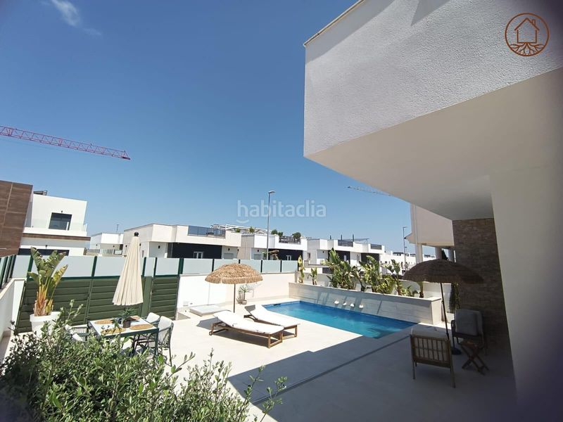 Foto 7b5de70b-0912-4263-9abf-5a522f424223. Chalet in calle calle manuel de falla 48 in Daya Nueva
