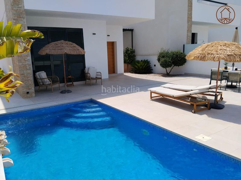 Foto 8a627766-d538-4217-81d4-172669e1ec71. Chalet in calle calle manuel de falla 48 in Daya Nueva