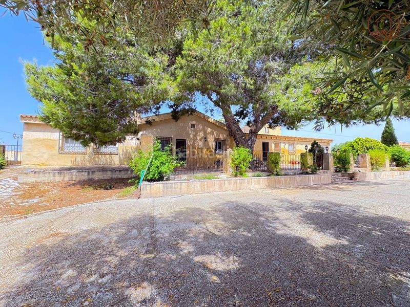 Foto a0ce080d-3276-484f-8b44-9a31698dfe95. Chalet con parcheggio piscina in Almoradí