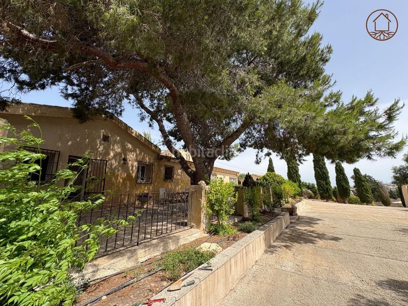 Foto bc1671d0-fa47-4d50-b39c-23a02dc9e890. Chalet con parcheggio piscina in Almoradí