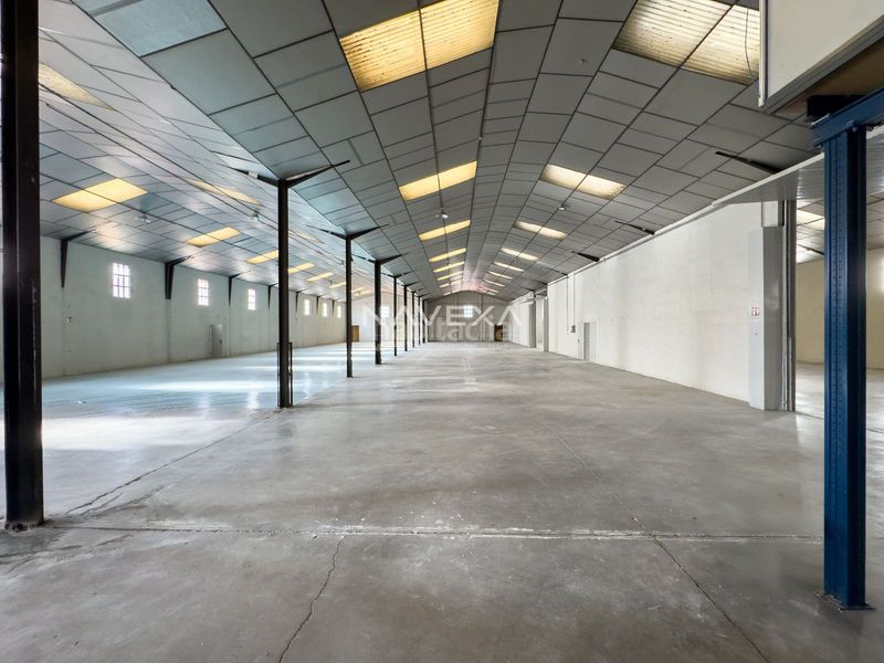 Foto 982565ee-83ac-490b-8b7a-f7fd6f5332e1. Rent industrial building in Zona Industrial Pinto
