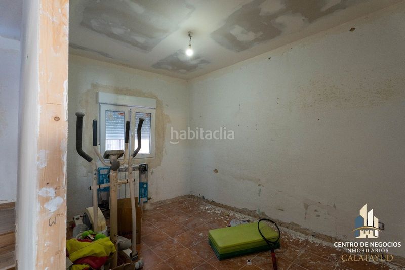 Foto bd4827d4-eef8-4dc2-bb26-5a5f1bdef5dd. Casa adossada amb calefacció aparcament a Centro Calatayud
