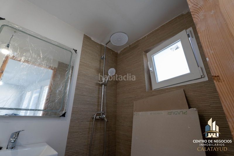 Foto db277c7a-8d47-4f5a-ad43-1d6aff803891. Casa adossada amb calefacció aparcament a Centro Calatayud