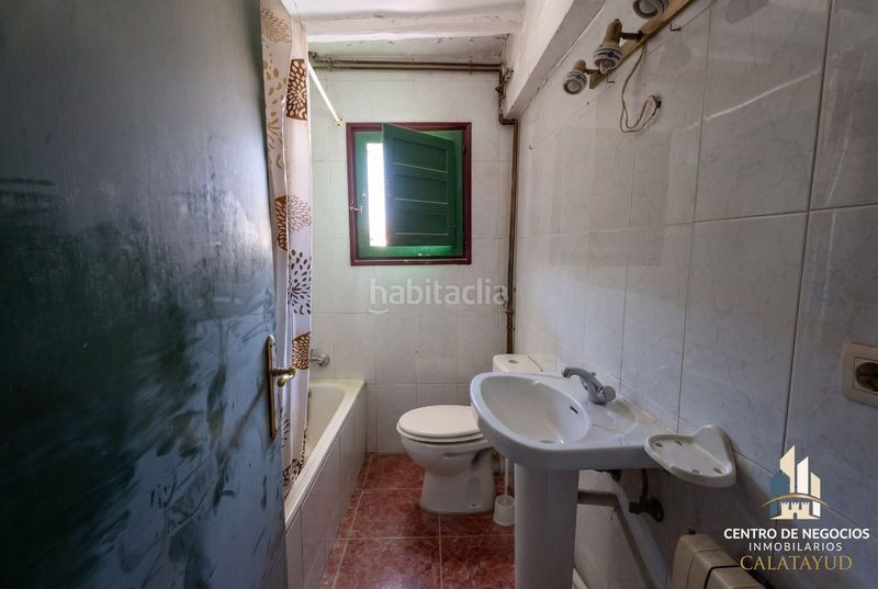 Foto f7aff2d3-2023-439b-add2-47b3d1316225. Casa adossada amb calefacció aparcament a Centro Calatayud