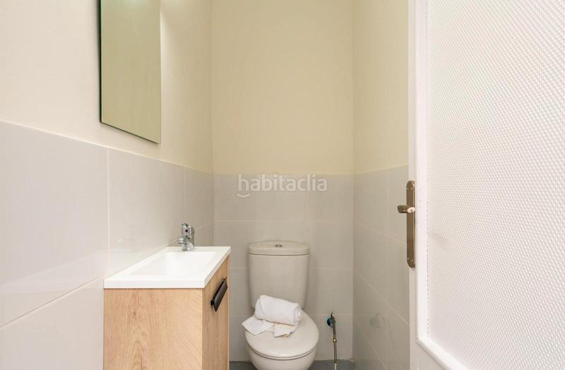 Foto 8701181f-a448-41fb-bc85-c846817f8313. Casa adossada amb aparcament a Barri del Centre Terrassa