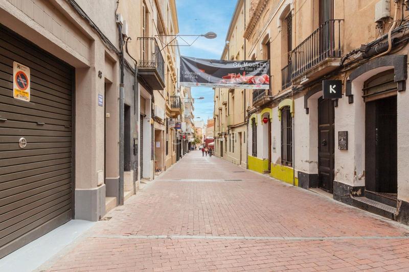 Foto a3e2d53f-ca36-411d-b672-1c81acb176b4. Casa adossada amb aparcament a Barri del Centre Terrassa