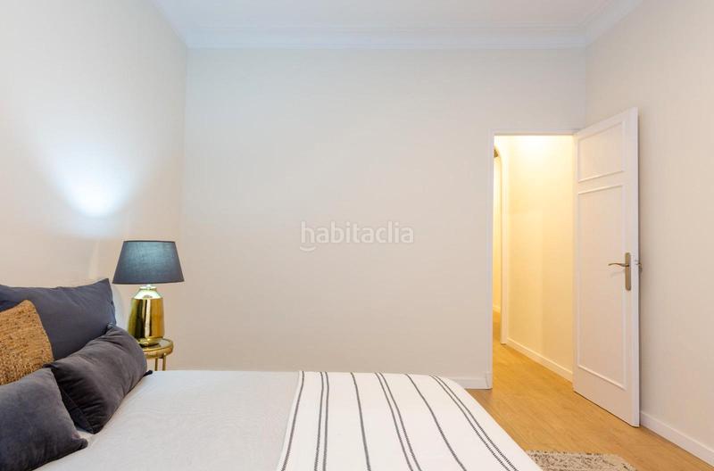 Foto ab486e19-3997-442b-972b-00f4b9b242f6. Casa adossada amb aparcament a Barri del Centre Terrassa