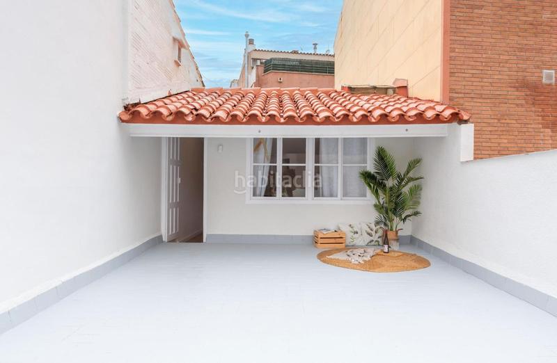 Foto bfadf359-d481-42b6-9cee-f27f727e03fa. Casa adossada amb aparcament a Barri del Centre Terrassa