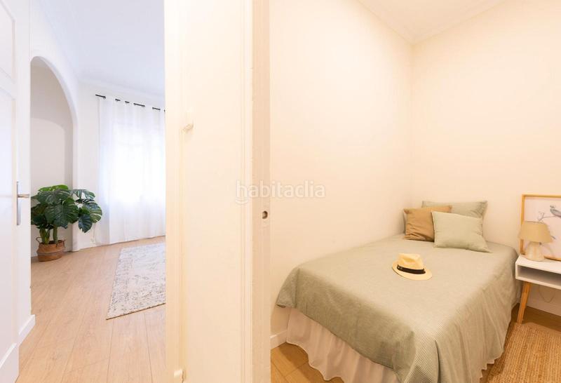 Foto e5937437-b511-4f3d-8900-1fdad36da5ff. Casa adossada amb aparcament a Barri del Centre Terrassa