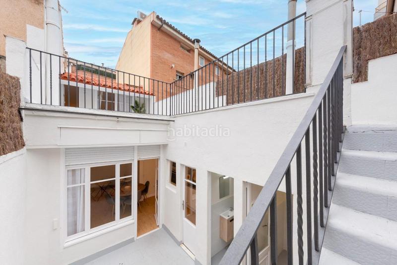 Foto ede7426d-a4f2-4f6a-b126-bf571a96c4c7. Casa adossada amb aparcament a Barri del Centre Terrassa