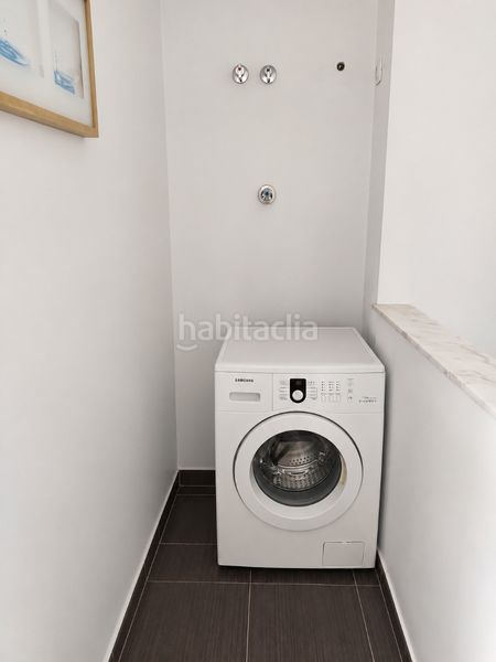 Foto 195d609f-5d04-4ce9-ad5d-a4aa2f9d9af0. Casa adossada a Lora del Río