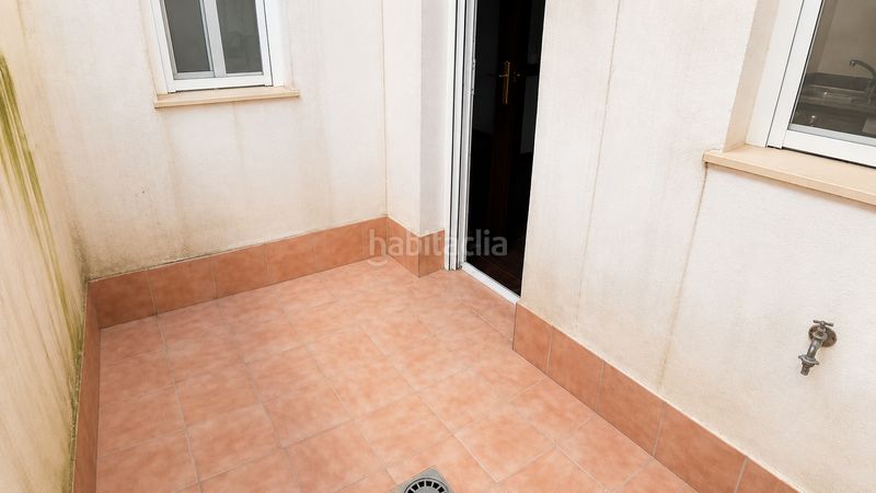 Foto 3f14100c-2f4b-4c06-b4e0-d17402db3dac. Casa adossada a Lora del Río