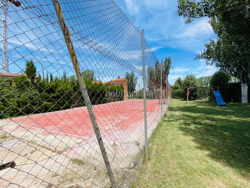 Foto b4c8c1e1-85ae-48a9-9562-cbd6a336786a. Pis amb calefacció aparcament piscina a Cadrete