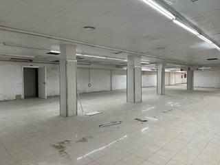 Location Local commercial  Carrer de casteràs. ¡oportunidad única en sants!