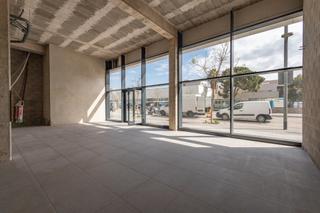 Local Comercial  Carrer de leonardo da vinci. Local de obra nueva en zona residencial en hospitalet