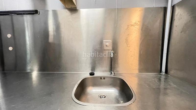 Foto 90ec81dd-35f0-427b-927f-4a68cc46f3a2. Local commercial dans carrer de sant quintí 8 dans El Camp de l´Arpa del Clot Barcelona