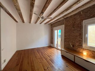 Piso  Carrer del lleó. Piso  junto a la ronda de sant antoni