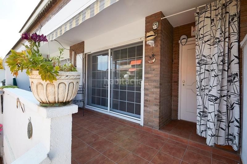 Foto 0fa4e1d9-de5a-4509-8152-43b36deddc40. Casa a carrer de l'estrella de mar 214 a Baixador Castelldefels