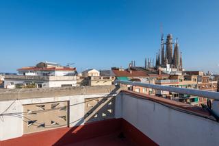 Appartement  Carrer del rosselló. Vivienda de 99 m2 con encanto y con una cuidada reforma en el co