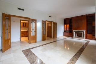 Pis  Carrer del consell de cent. Elegancia en una de las mejores zonas de barcelona, paseo sant j