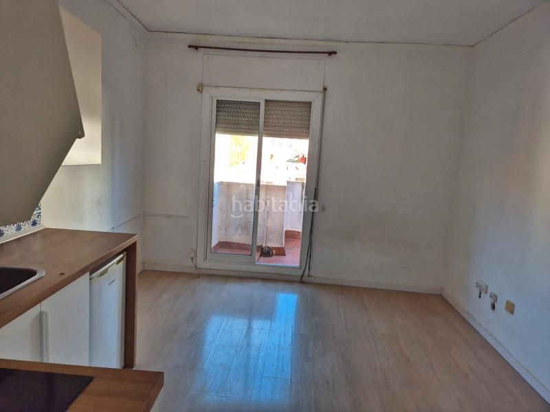 Foto 321dddb7-921a-4c8b-8bba-4d91bddba8b7. Estudi amb calefacció a Vila de Gràcia Barcelona