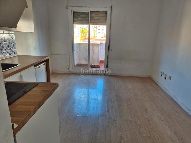 Foto 9580826c-e38e-4904-be57-dbf84e3ab295. Estudi amb calefacció a Vila de Gràcia Barcelona