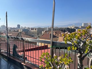 Penthouse  Carrer dels almogàvers. Exclusivo ático con terraza y vistas únicas en el corazón de bar